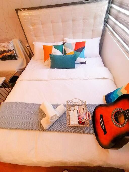 Cozy Studio Unit At Sun Residences Quezon City Buitenkant foto